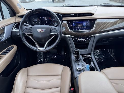 Used 2023 Cadillac XT6 Premium Luxury w/ Platinum Package image 9