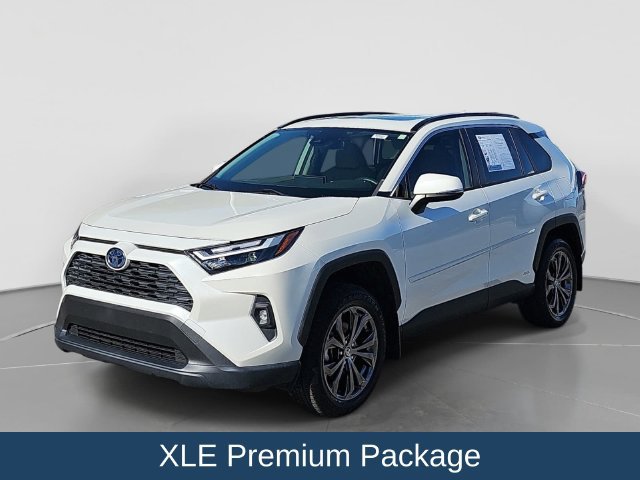 Used 2022 Toyota RAV4 XLE Premium AWD/4WD image 9