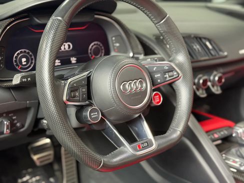 Used 2017 Audi R8 V10 w/ Ceramic Brake Package image 20