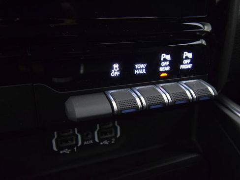 Used 2023 RAM 1500 Laramie AWD/4WD image 35