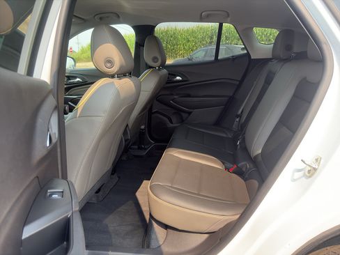 Used 2025 Chevrolet Trax ACTIV w/ Driver Confidence Package FWD image 11