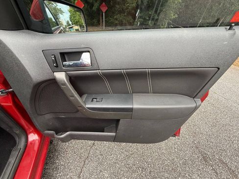 Used 2009 Ford Focus SES FWD image 4