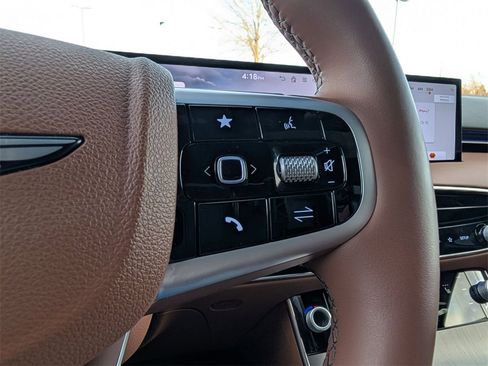 Used 2026 Genesis GV70 2.5T Advanced image 23