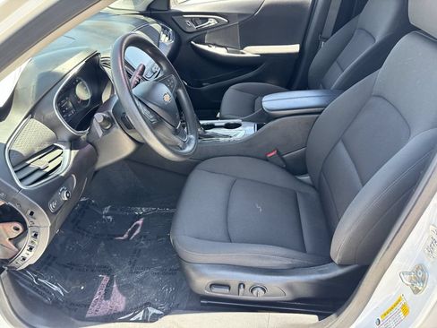 Used 2020 Chevrolet Malibu LT FWD image 17