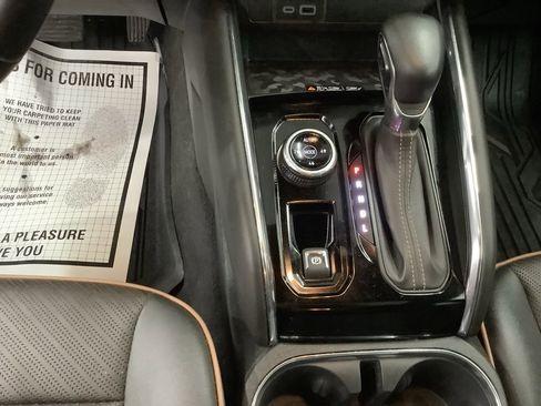 Used 2024 GMC Canyon AT4 image 16