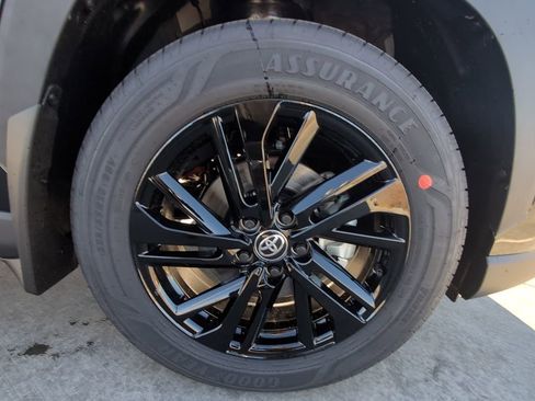 Used 2026 Toyota Corolla Cross XSE w/ Convenience Package image 29