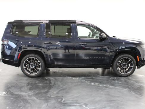 Used 2025 Jeep Grand Wagoneer Series III w/ Rear Seat Video Group 1 AWD/4WD image 34