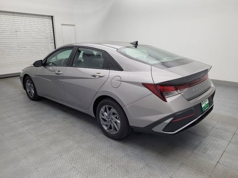 Used 2024 Hyundai Elantra SEL FWD image 3