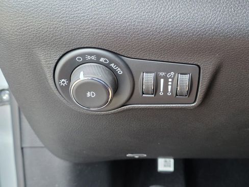 New 2026 Jeep Compass Latitude AWD/4WD image 25