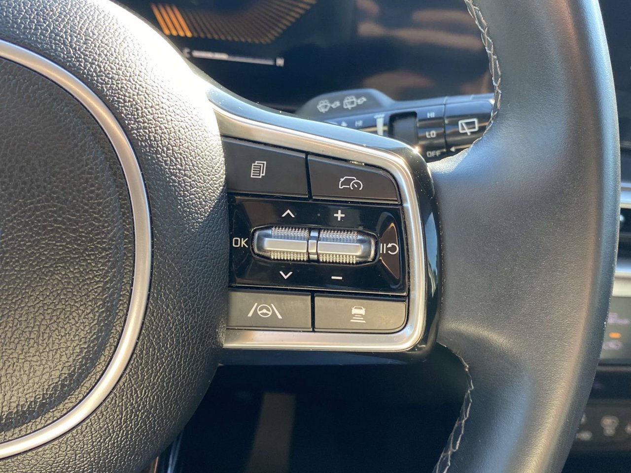Used 2024 Kia Sorento S w/ Panoramic Sunroof Package FWD image 31