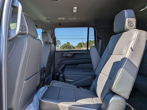 New 2026 Chevrolet Suburban Premier RWD image 25