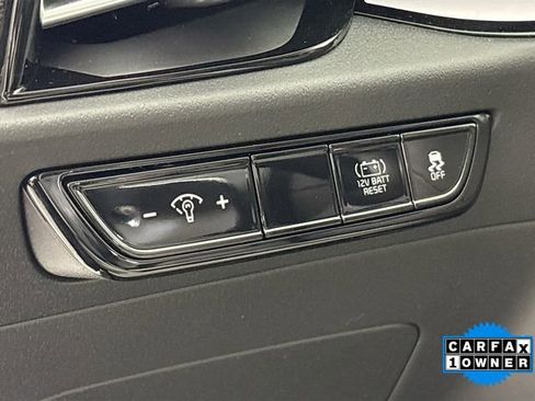 Used 2023 Kia Niro EX image 10