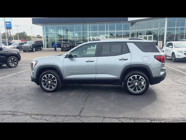 Used 2025 GMC Terrain Elevation w/ Elevation Premium Package AWD/4WD image 5