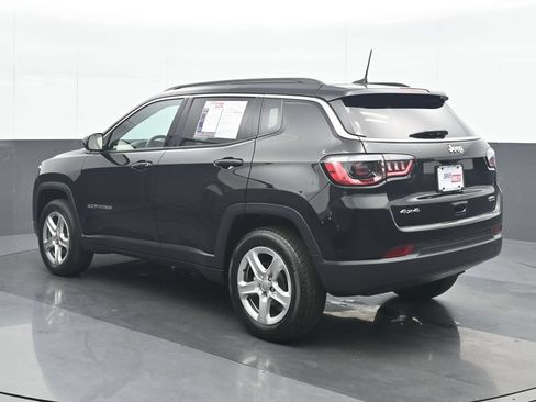 Used 2022 Jeep Compass Latitude w/ Convenience Group AWD/4WD image 4