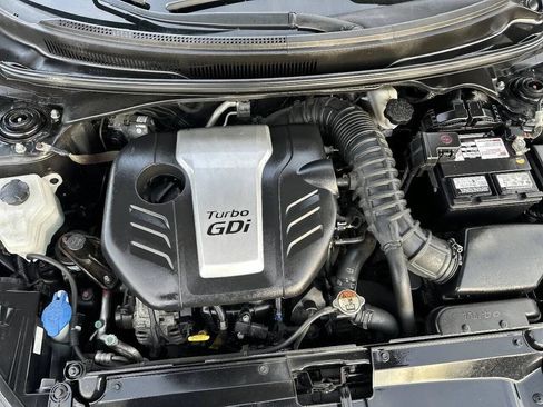 Used 2014 Hyundai Veloster Turbo image 22