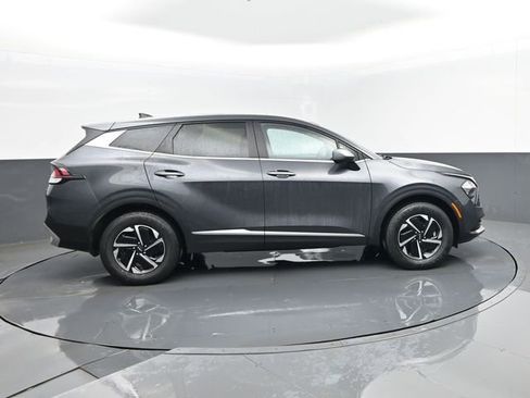 Used 2023 Kia Sportage LX AWD/4WD image 4