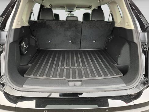 Used 2025 Nissan Rogue SV image 9