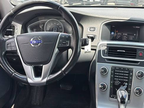 Used 2018 Volvo V60 T5 Dynamic FWD image 7