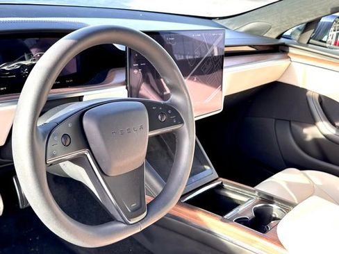 Used 2023 Tesla Model S Standard Range image 9