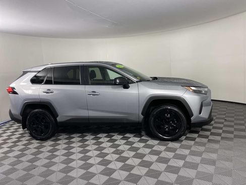 Used 2023 Toyota RAV4 LE AWD/4WD image 10