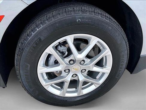 Used 2024 Chevrolet Equinox LS w/ Driver Confidence II Package FWD image 10