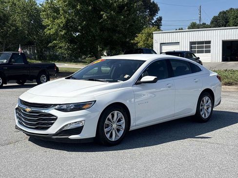 Used 2025 Chevrolet Malibu LT FWD image 2