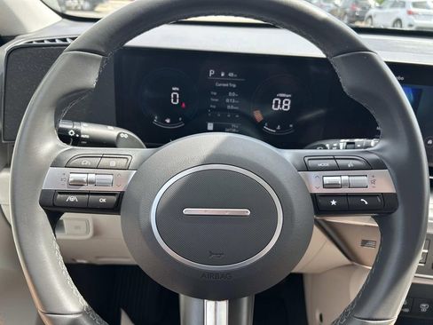 Used 2025 Hyundai Kona SEL image 31