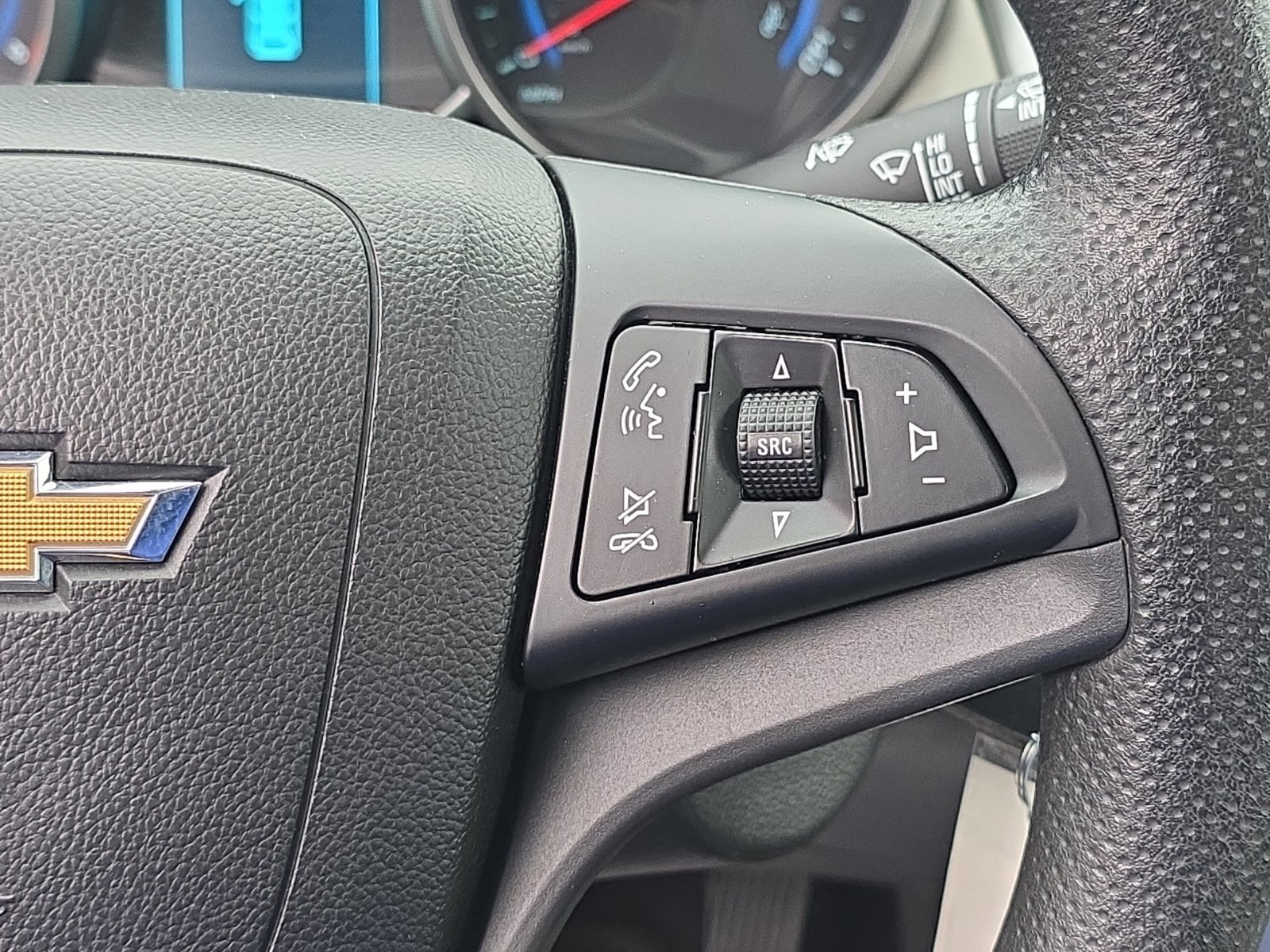 Used 2016 Chevrolet Cruze LT w/ Sun And Sound Package FWD image 26