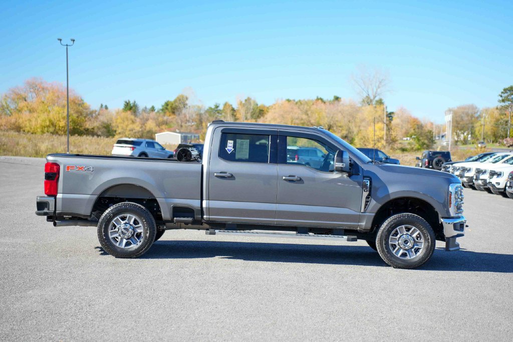 Used 2025 Ford F250 Lariat AWD/4WD image 4