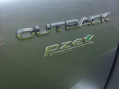 Used 2014 Subaru Outback 2.5i Limited w/ Moonroof Package AWD/4WD image 22