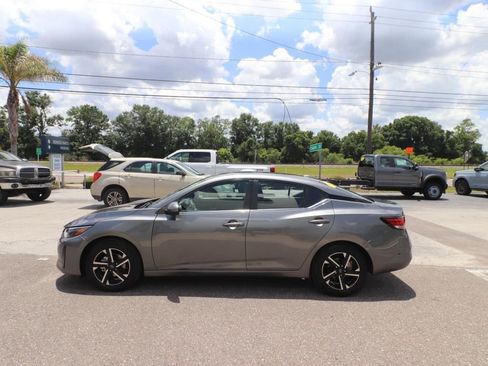 Used 2024 Nissan Sentra SV FWD image 5