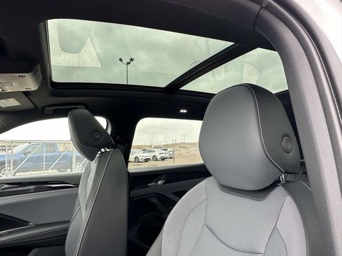 New 2026 Volkswagen Tiguan SE R-Line AWD/4WD image 16