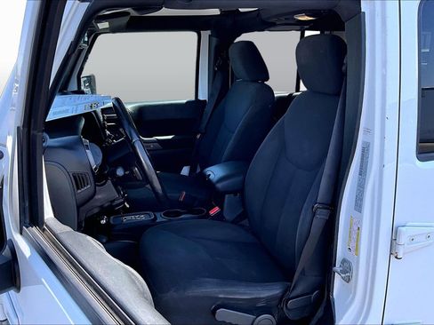 Used 2018 Jeep Wrangler Unlimited Sport S AWD/4WD image 23