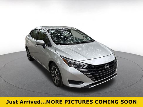 Used 2025 Nissan Versa SV FWD image 1