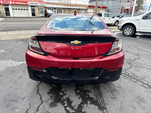 Used 2018 Chevrolet Volt LT image 6