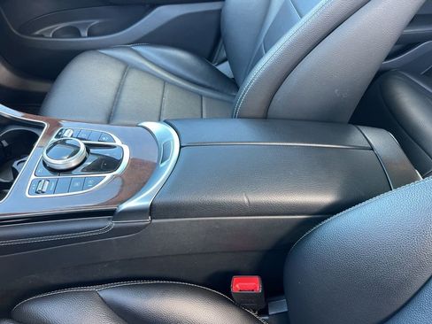 Used 2017 Mercedes-Benz GLC 300 4MATIC image 13