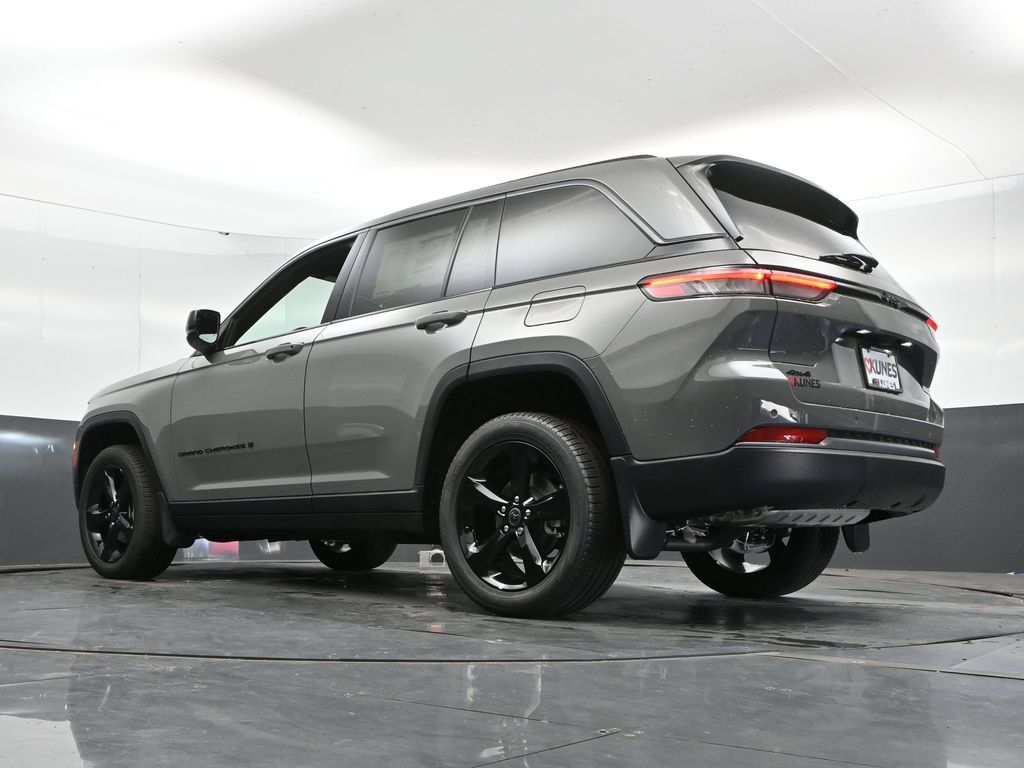 New 2027 Jeep Grand Cherokee Limited w/ Limited Altitude Package AWD/4WD image 48