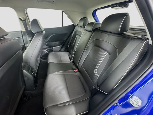 Used 2025 Hyundai Venue Limited FWD image 25