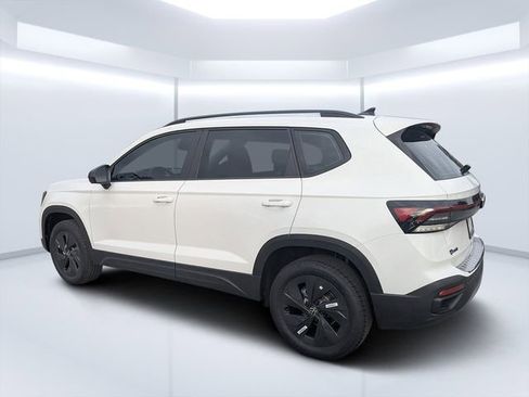 New 2026 Volkswagen Taos S image 5