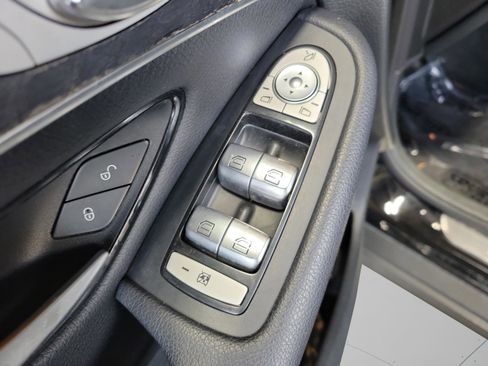 Used 2018 Mercedes-Benz GLC 300 image 24