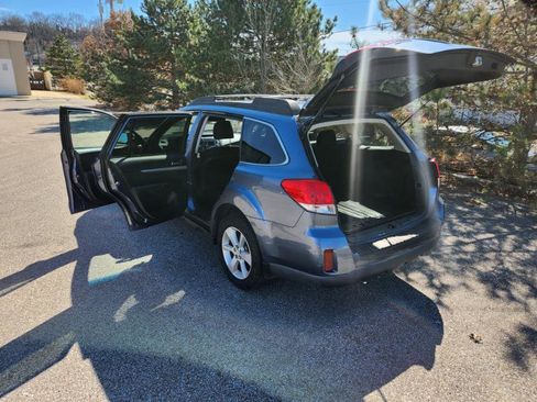 Used 2014 Subaru Outback 2.5i Premium image 23