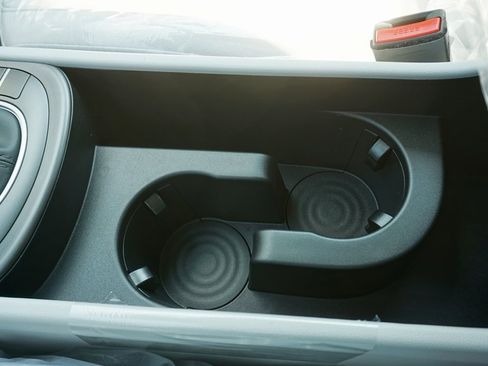 Used 2025 Hyundai Kona SEL image 16