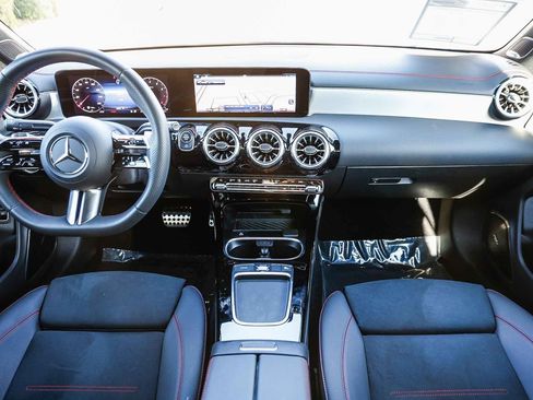 New 2024 Mercedes-Benz CLA 250 4MATIC image 10