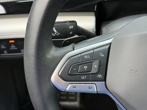 Used 2025 Volkswagen Atlas Cross Sport SEL Premium R-Line image 33