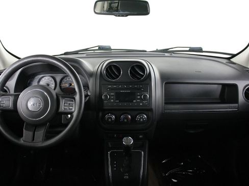 Used 2016 Jeep Patriot Sport w/ Power Value Group FWD image 7
