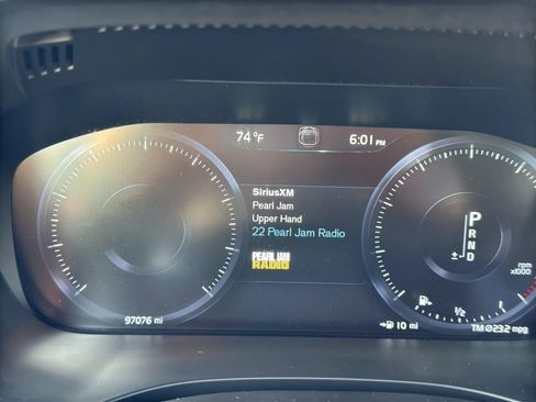 Used 2018 Volvo XC60 T5 Momentum w/ Convenience Package image 19