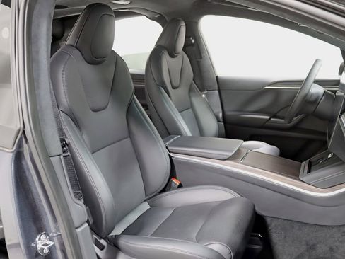 Used 2024 Tesla Model X image 31