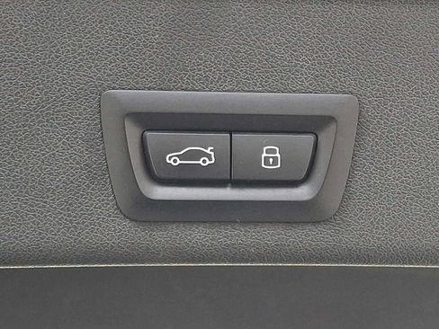 Certified 2024 BMW X6 xDrive40i w/ Executive Package image 29