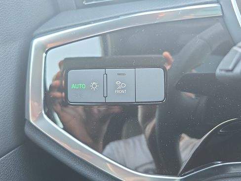 New 2025 Audi Q3 2.0T Premium image 23