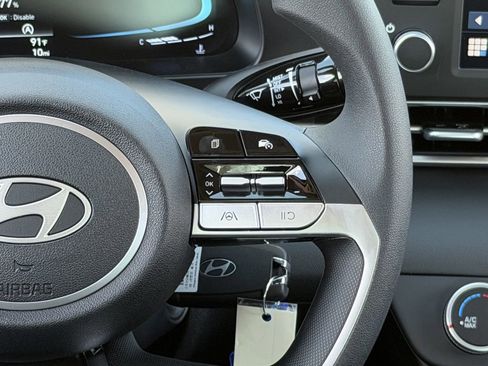 New 2025 Hyundai Elantra SE image 14